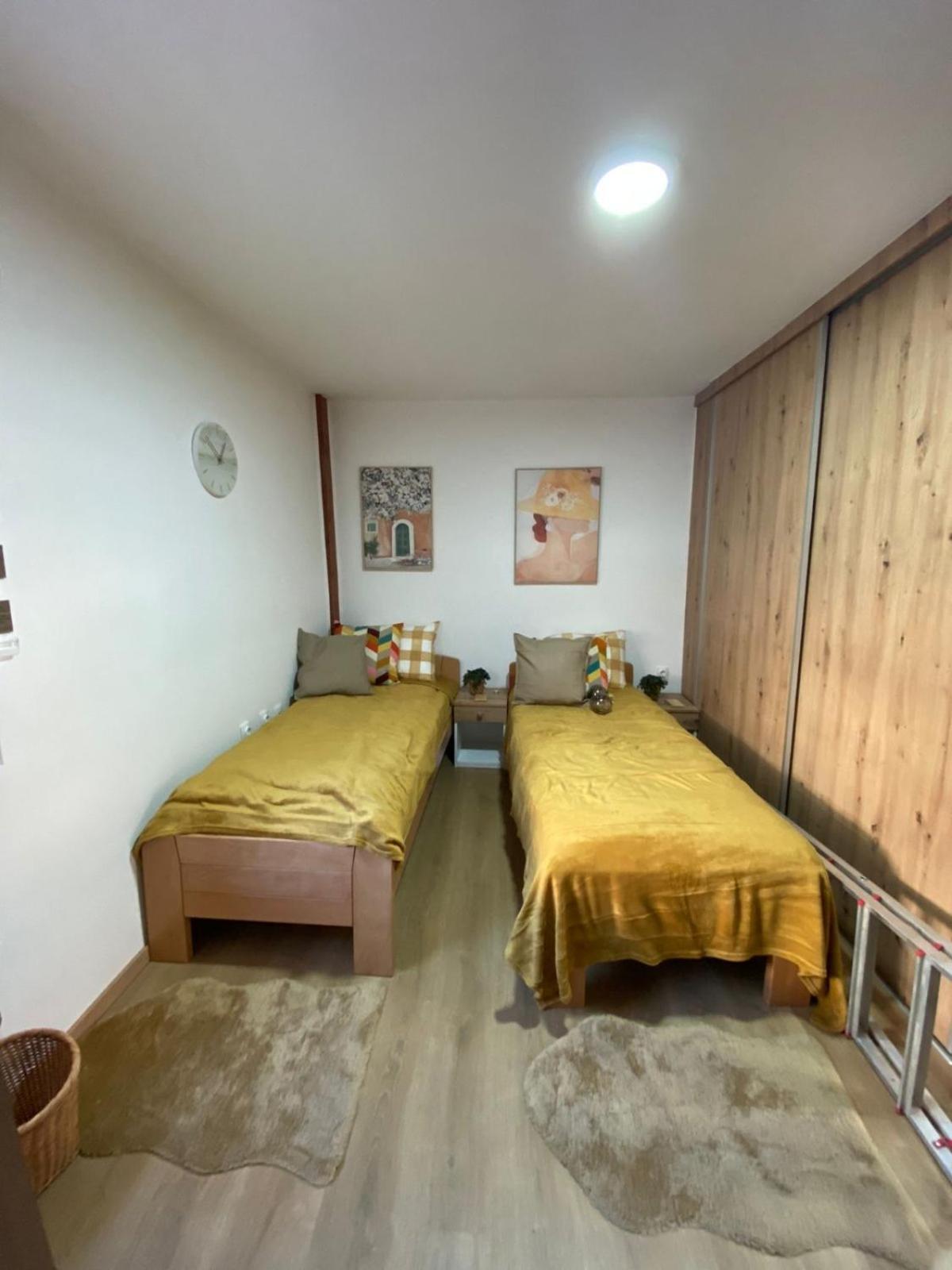 Kapetan-Misa Appartement Belgrado Buitenkant foto