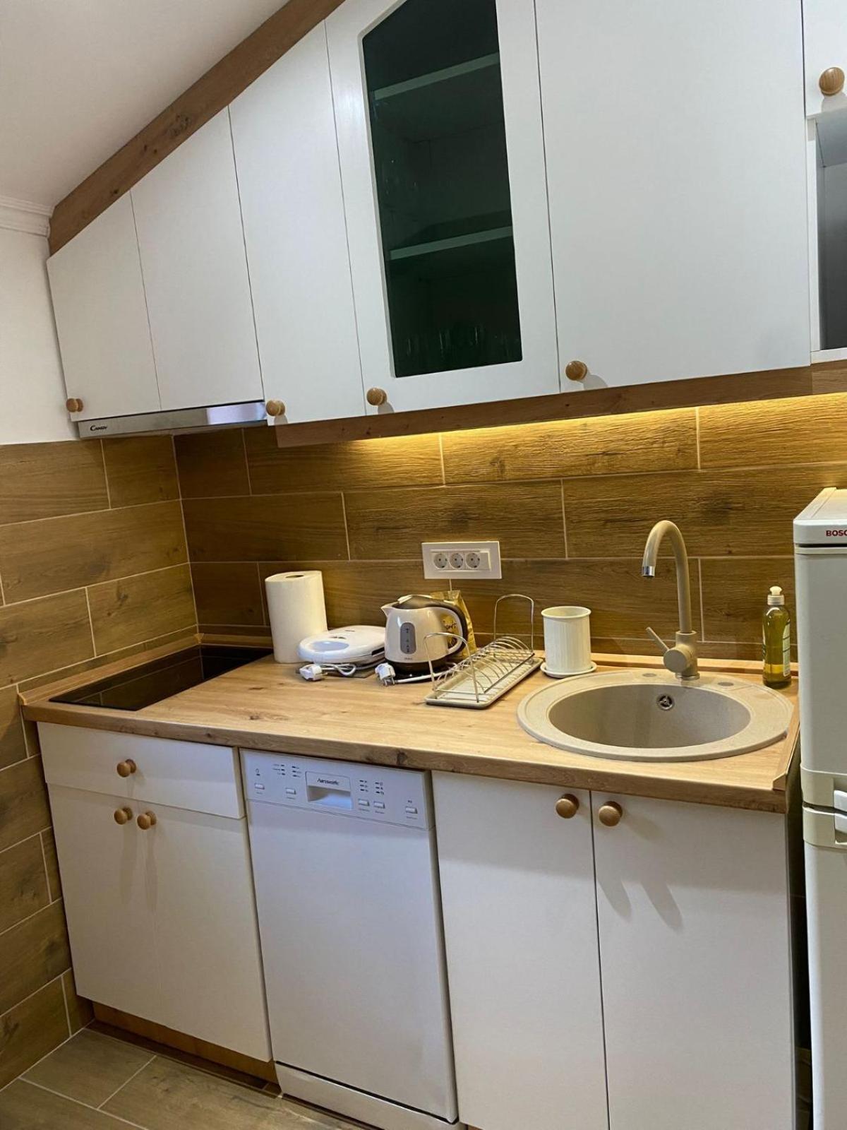 Kapetan-Misa Appartement Belgrado Buitenkant foto
