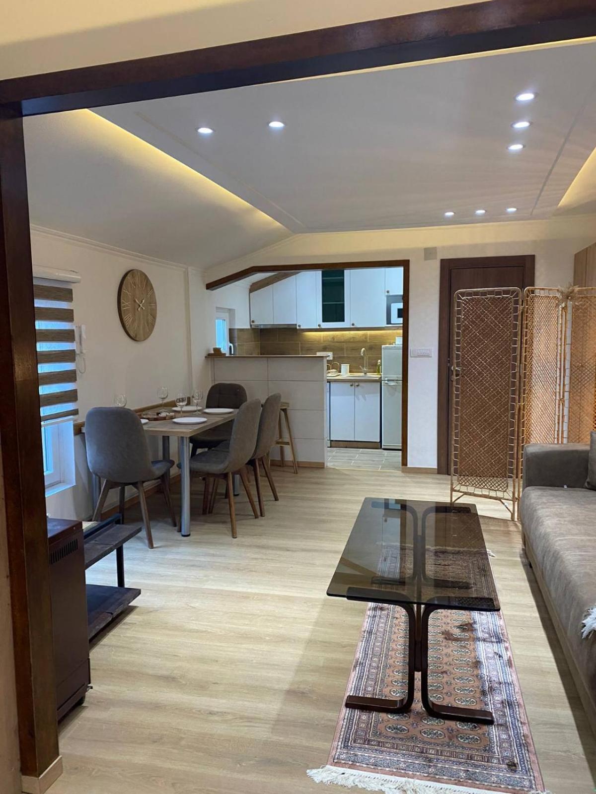 Kapetan-Misa Appartement Belgrado Buitenkant foto